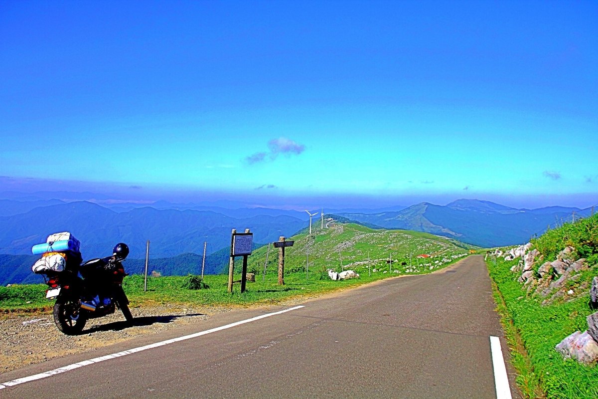 絶景ツーリング＆ドライブ 四国カルスト｜愛媛 旅の特集｜愛媛県の公式観光サイト【いよ観ネット】