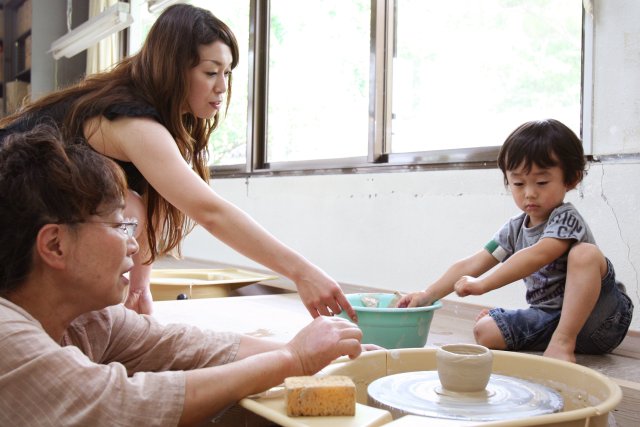 砥部焼の里巡り（陶芸体験など）ー砥部町陶芸創作館ー