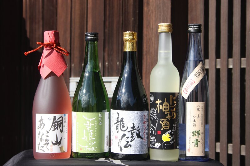 少量生産で高品質な酒を製造することにこだわり、新居浜市で栽培される原料や愛媛県内産の原料を使った様々な日本酒を製造している。