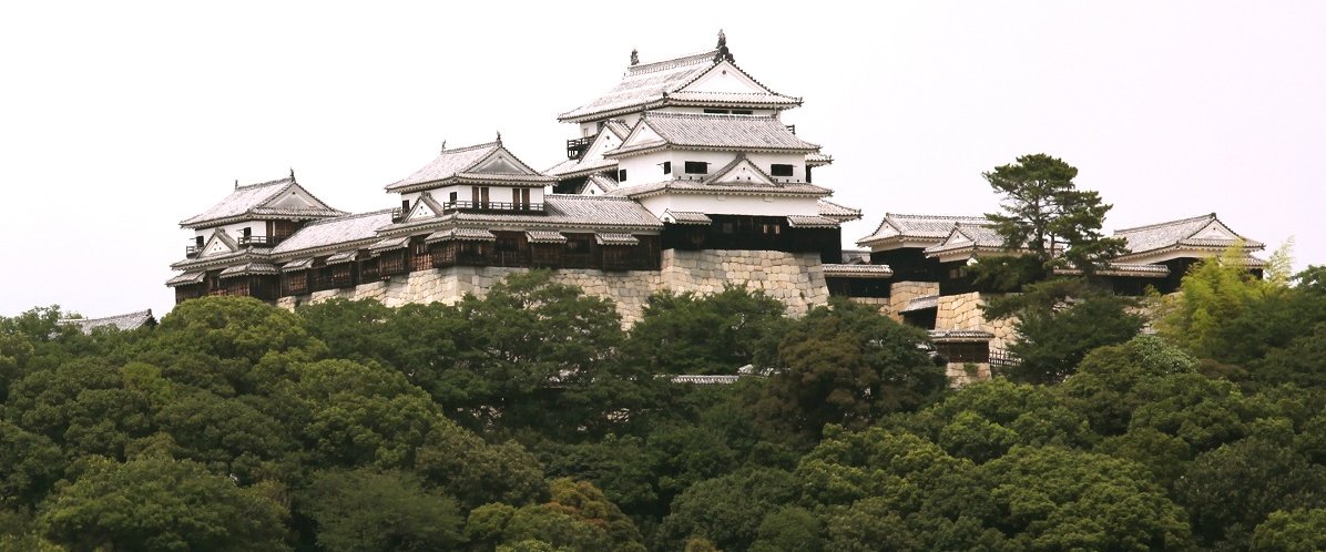 松山城ってどんなお城 えひめの名城 歴史だけじゃない 名城めぐりのお楽しみ 愛媛 旅の特集 愛媛県の公式観光サイト いよ観ネット