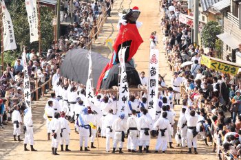 お供馬の走り込み（菊間祭）