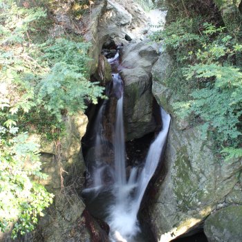 夫婦岩公園－双竜の滝－